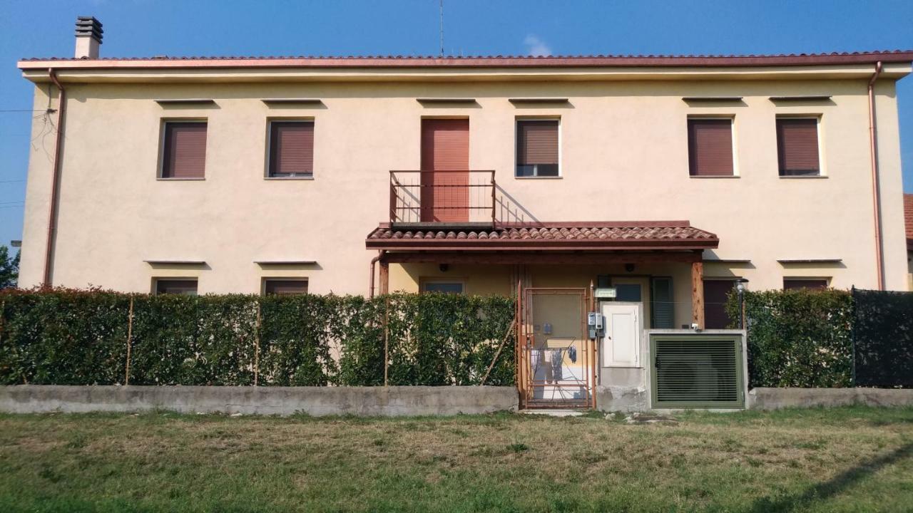Intero Appartamento Con Giardino E Colazione Dario Πάρμα Εξωτερικό φωτογραφία
